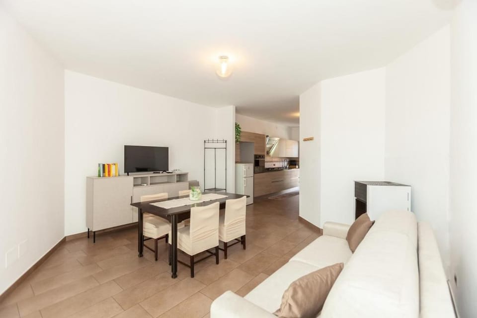 TV and multimedia, Living room, Dining area