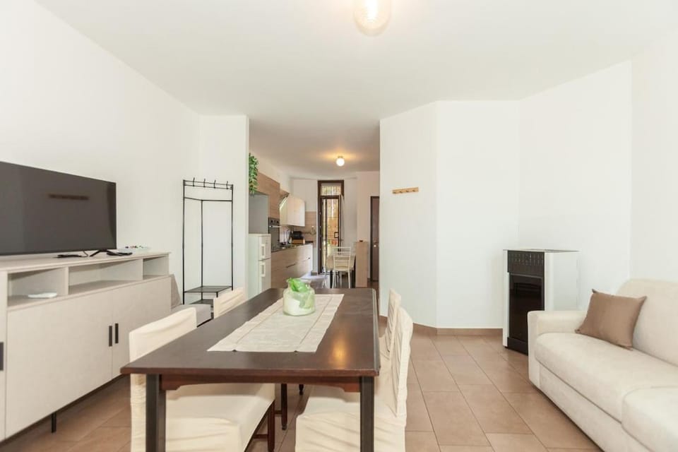 TV and multimedia, Living room, Dining area