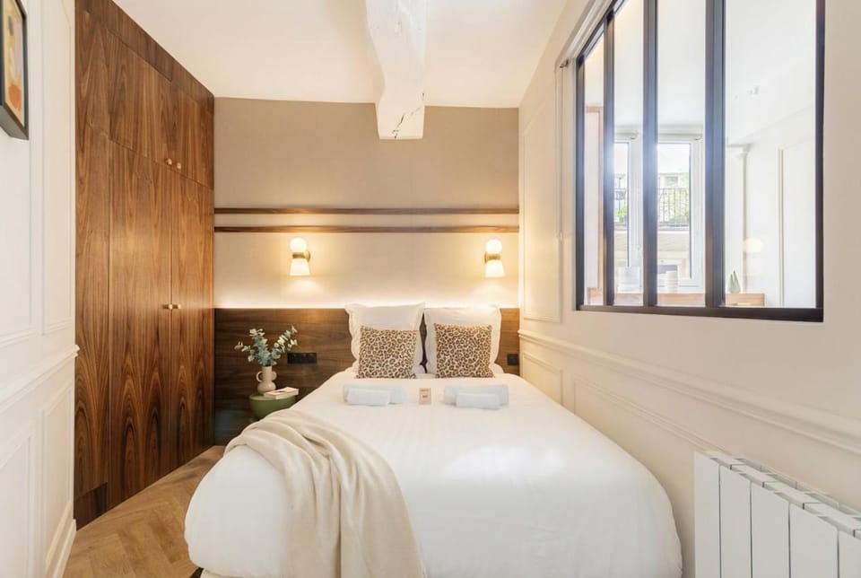 PoeticStay - Montorgueil Apartment in Paris