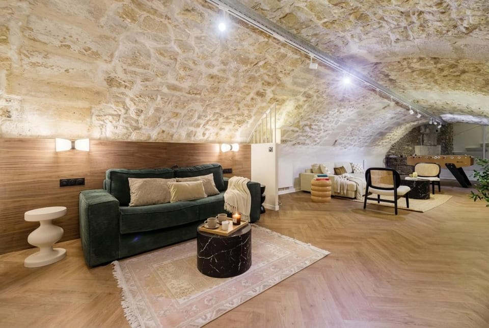 PoeticStay - Montorgueil Apartment in Paris