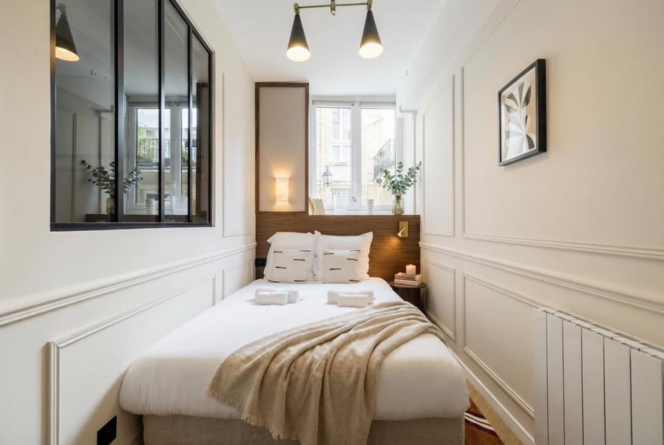 PoeticStay - Montorgueil Apartment in Paris