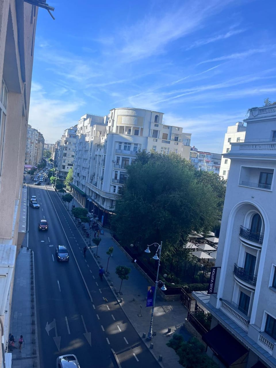 Day, Neighbourhood, Balcony/Terrace, City view, Street view, Location