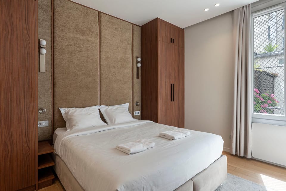 Bed, Photo of the whole room, Bedroom, towels, wardrobe