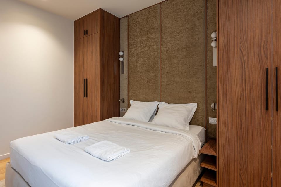 Bed, Photo of the whole room, Bedroom, towels, wardrobe