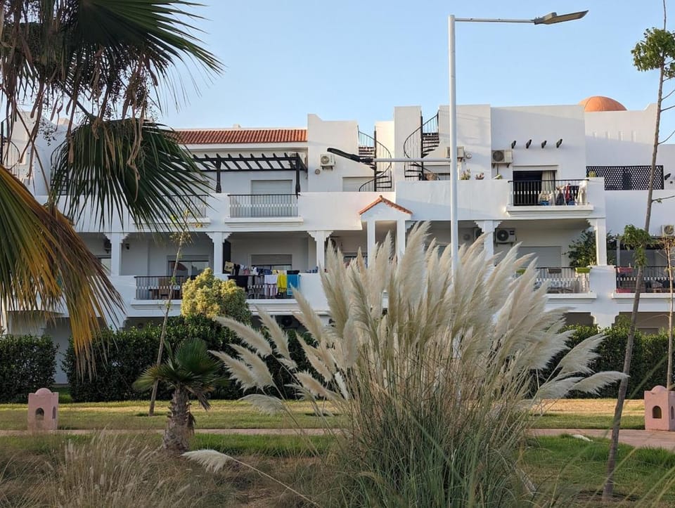 5 Guests - 10min Beach - Free Parking - PetsOK Apartment in Morocco