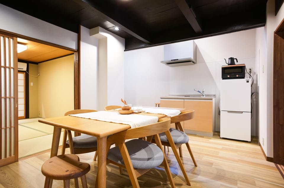 Kitchen or kitchenette, Dining area, oven, stove, air conditioner