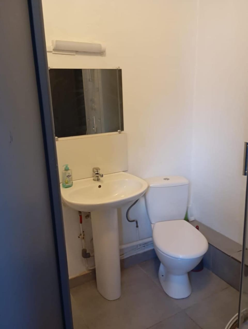 T2 rénové proche métro Apartment in Lille