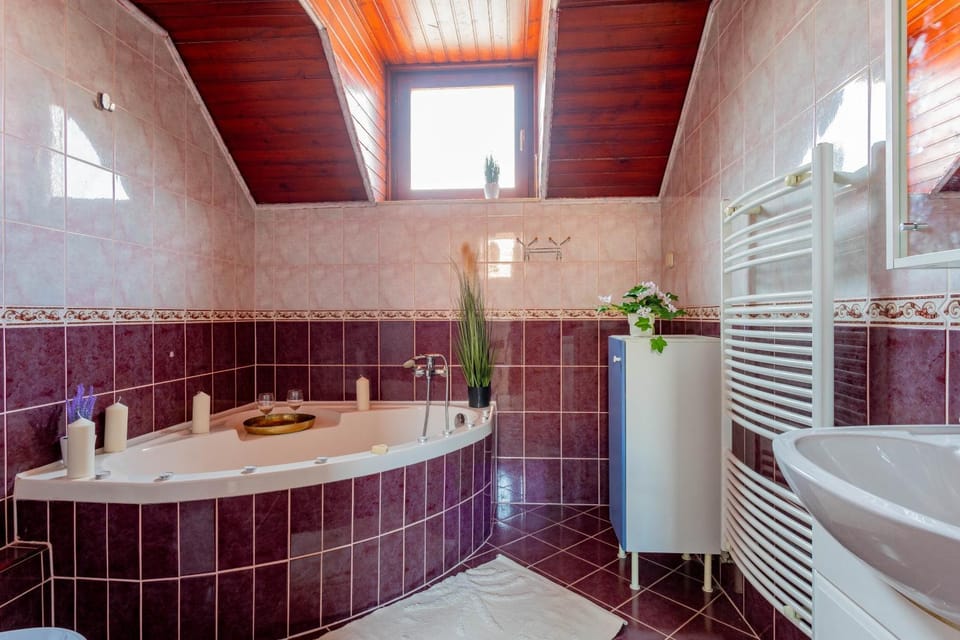 Karnevál Vendégház House in Hungary