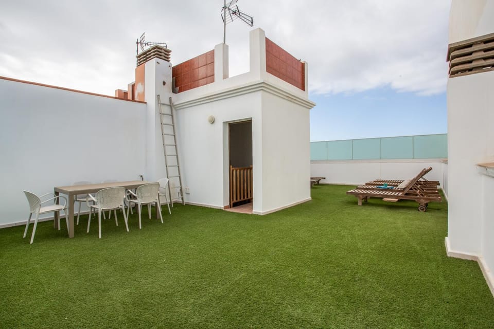 Property building, Balcony/Terrace, Living room