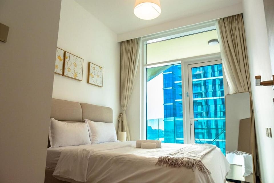 2-Bed Apartment with Infinity Pool Apartment in Dubai