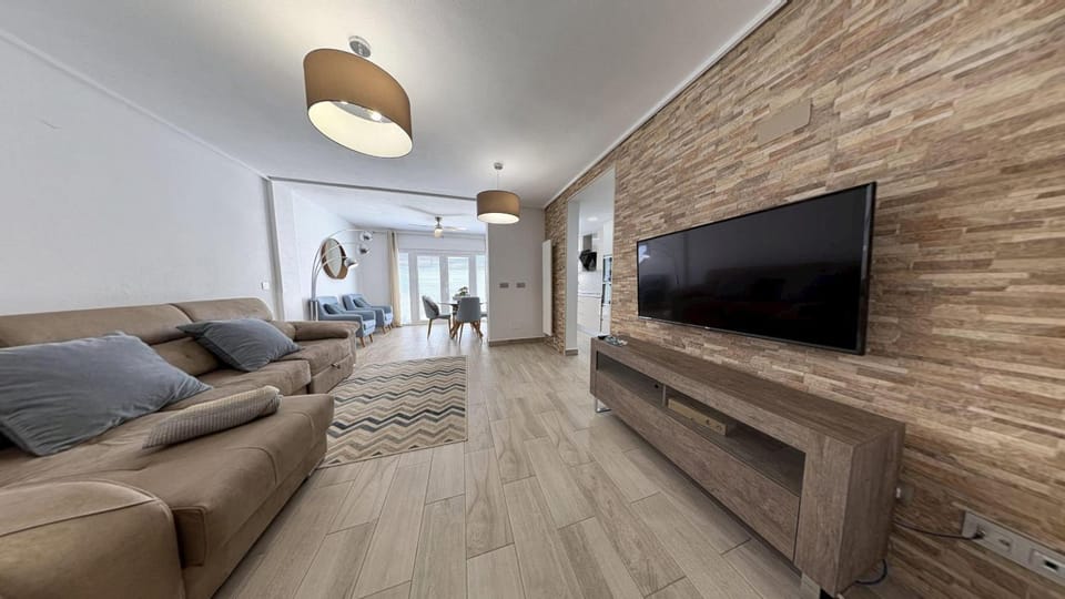 Communal lounge/ TV room, Living room