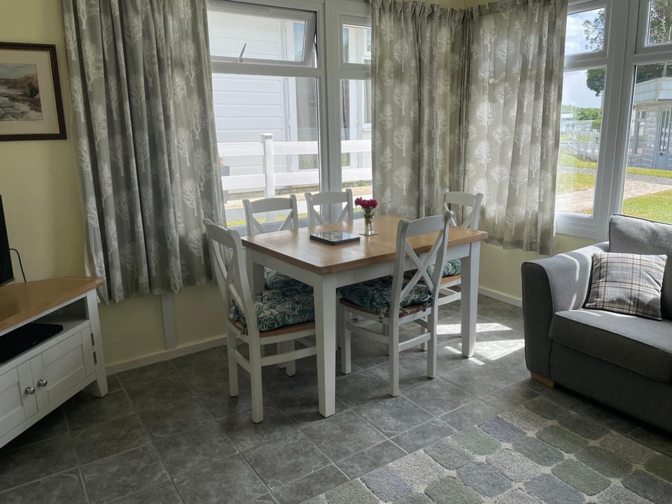 Pine Song Chalet Chalet in Nolton and Roch