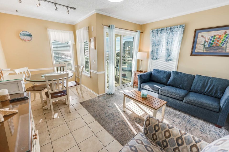 North Myrtle Newly Remodeled Oceanfront View Suite House in North Myrtle Beach