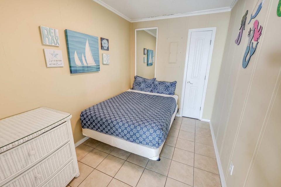 North Myrtle Newly Remodeled Oceanfront View Suite House in North Myrtle Beach