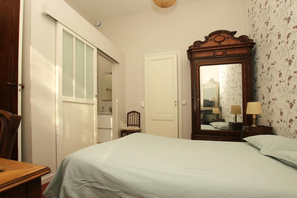 Bed, Photo of the whole room, Bedroom, wardrobe