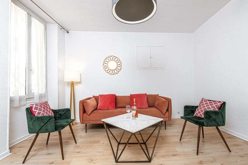 Living room, Seating area
