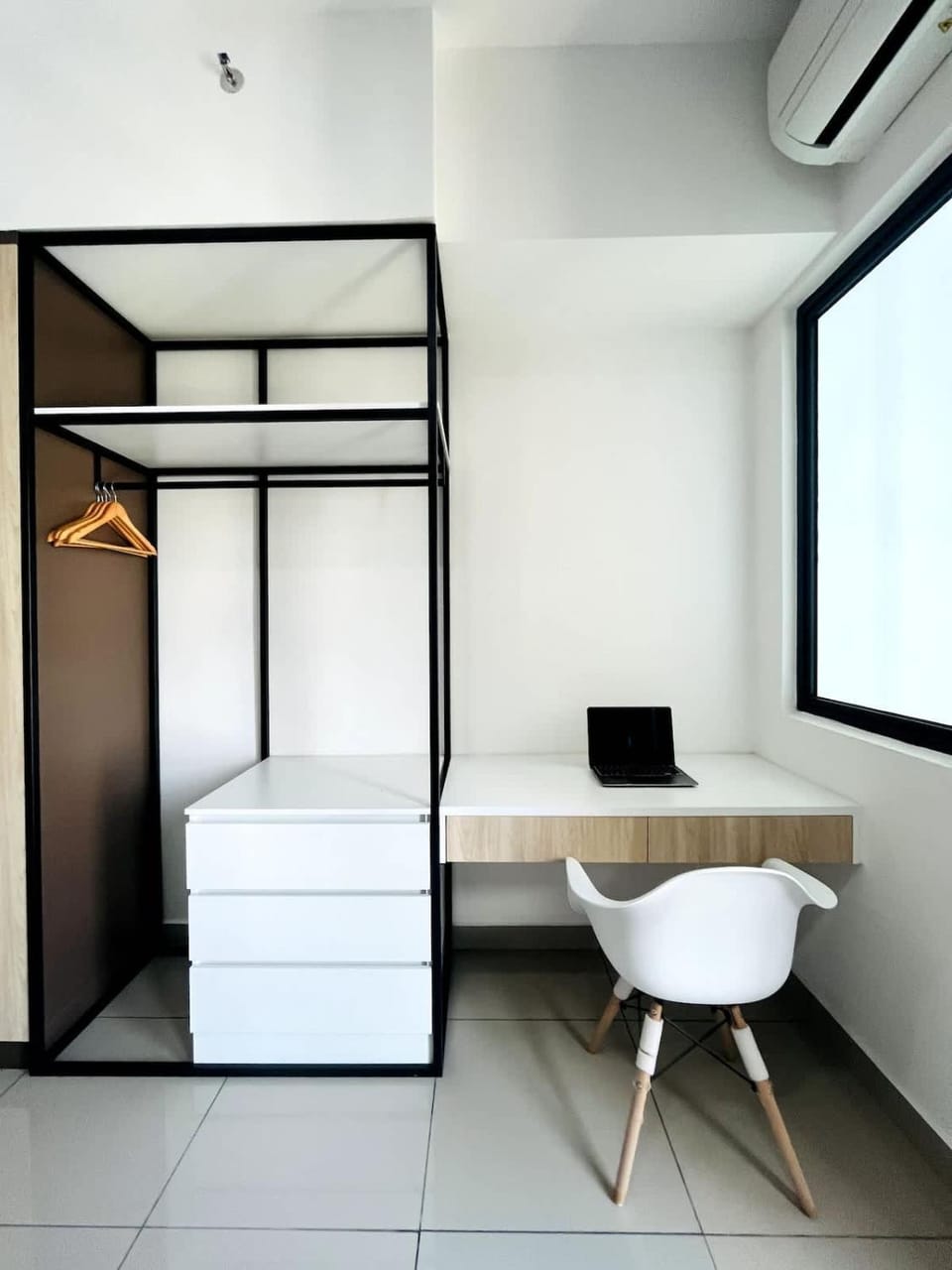 Ena Homes at Alinea - WiFi Smart TV and 1 Carpark House in Selangor, Malaysia