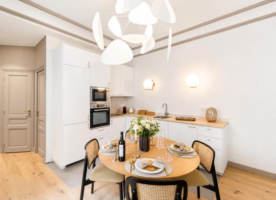 Kitchen or kitchenette, Dining area, storage, stove