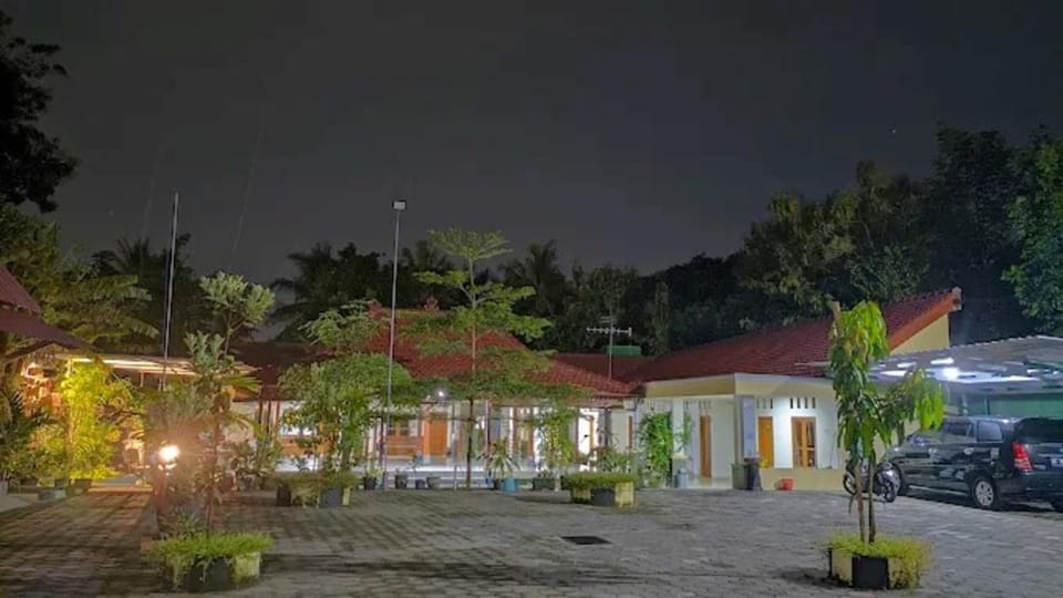 Landmark view, Parking