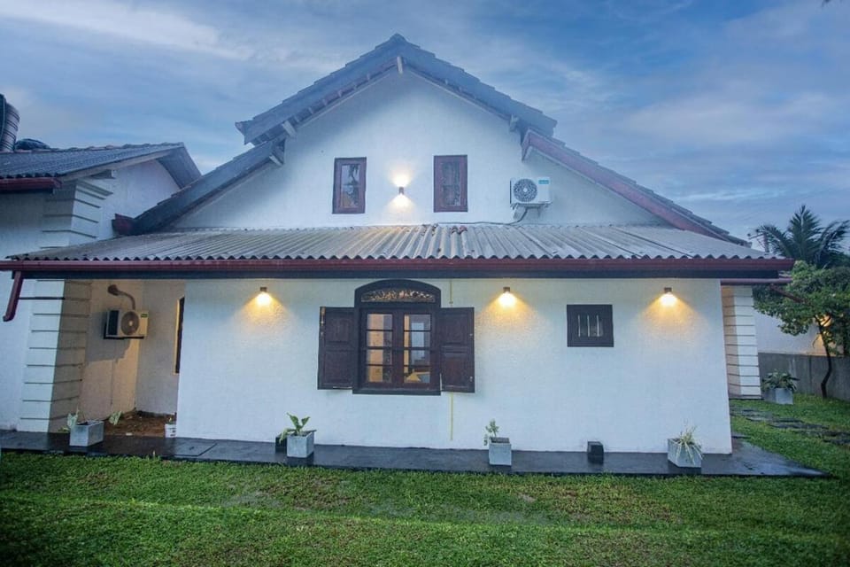 Deluxe Room-Villa Risithenmi Apartment in Ahangama