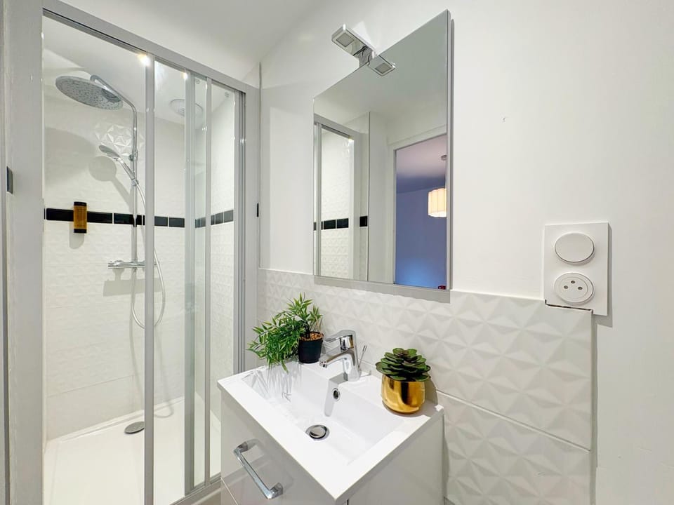 Songoria - Appartement 4 personnes - check in h24 & wifi Apartment in Villeurbanne