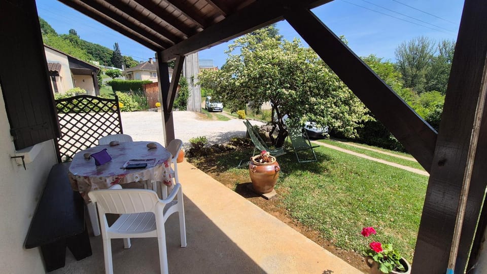Patio, View (from property/room), Balcony/Terrace, Dining area, Garden view