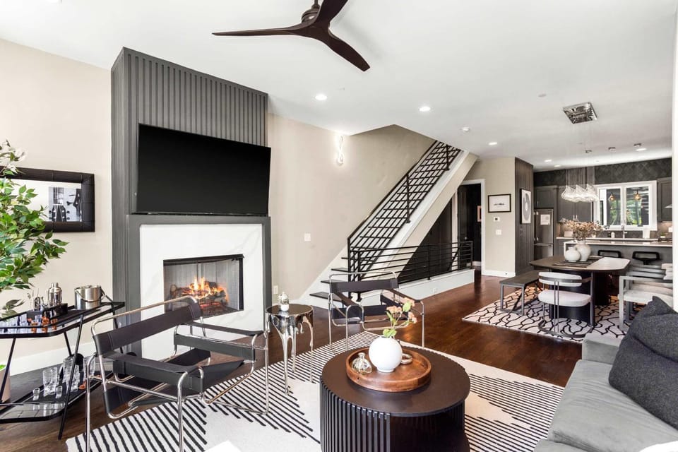 Fantastic Elegance Rooftop Views of Nashville House in Nashville
