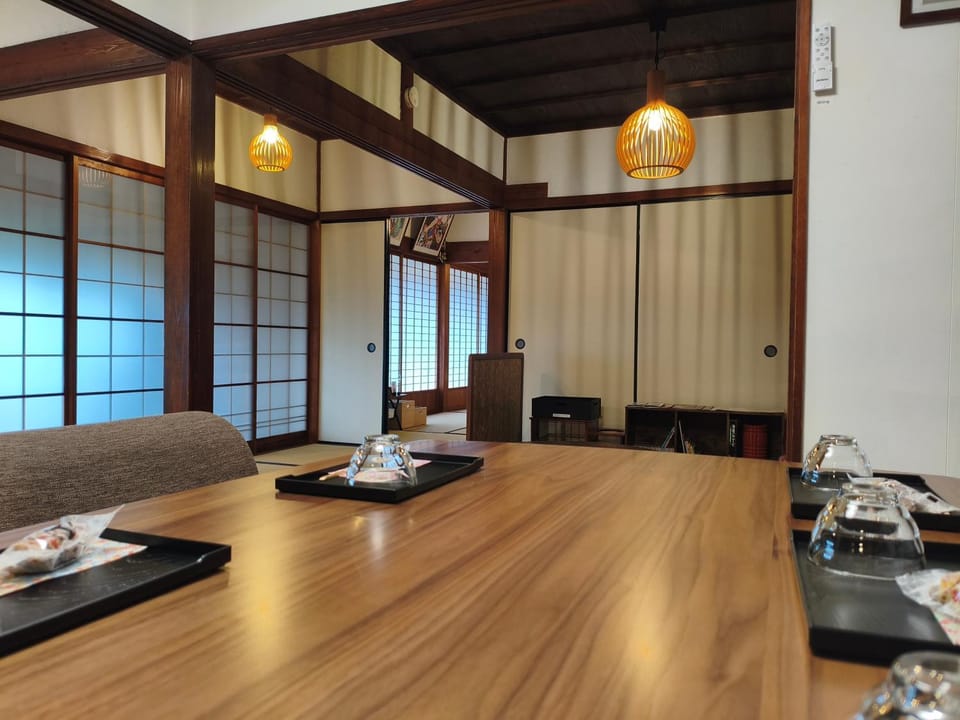 釜炒り茶の宿陽だまりTraditional Japanese house near Kumano Kodo and Nachi Falls with parking bikes garden and onsite tea house House in Japan