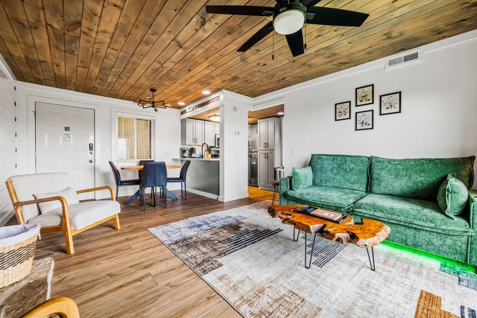 Cozy Bear House in Pittman Center