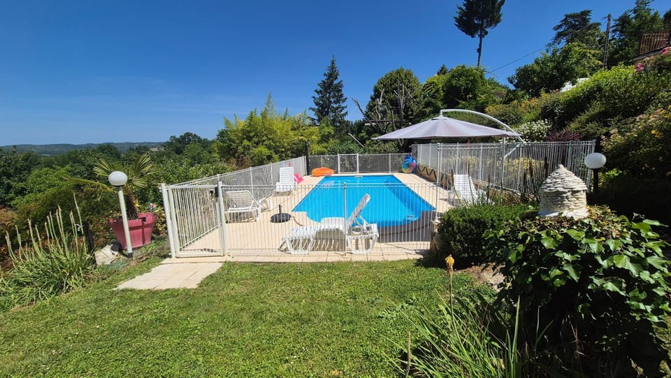 Garden, Garden view, Pool view, Swimming pool, sunbed