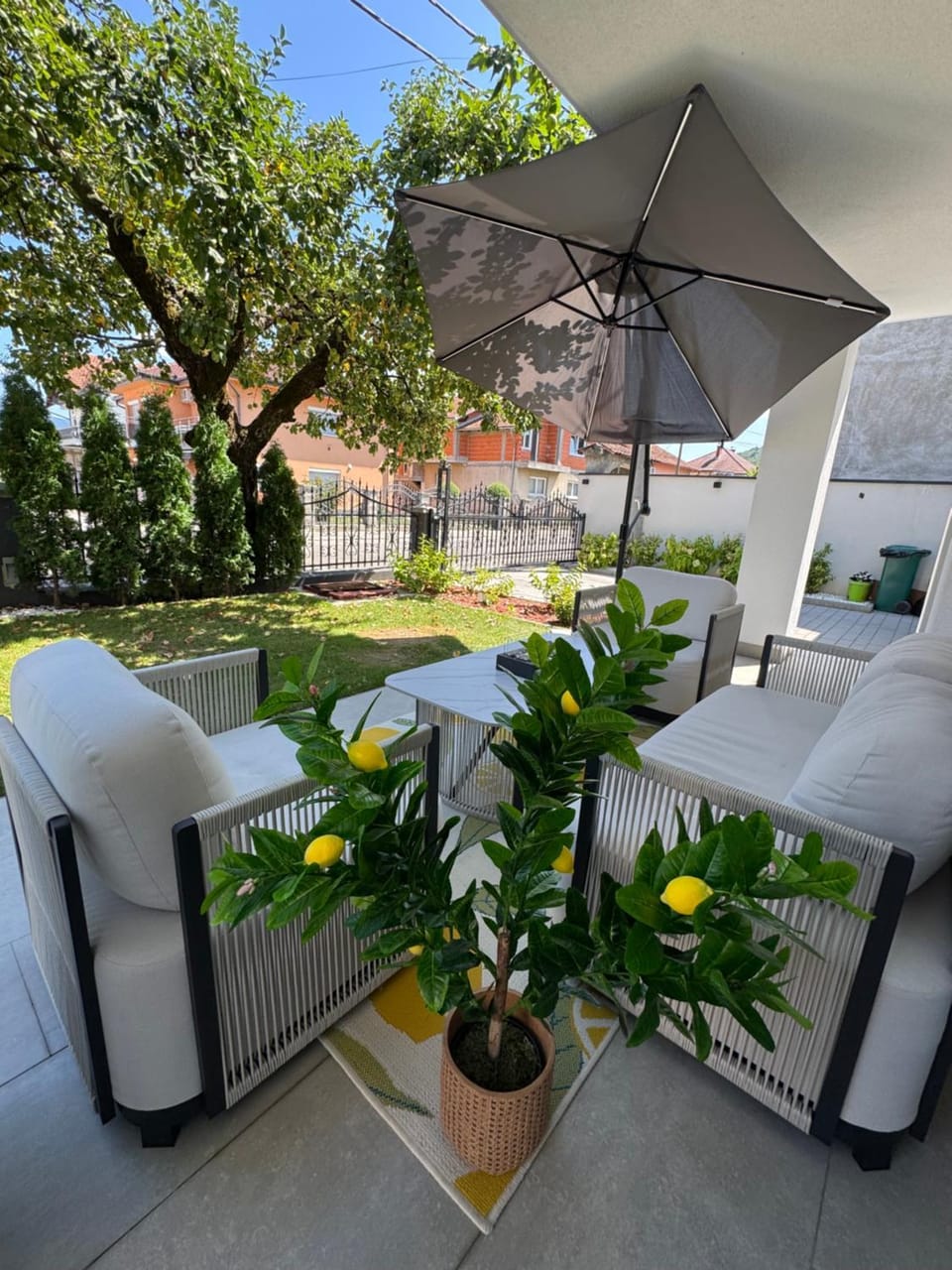 Garden, Balcony/Terrace, Seating area, Garden view