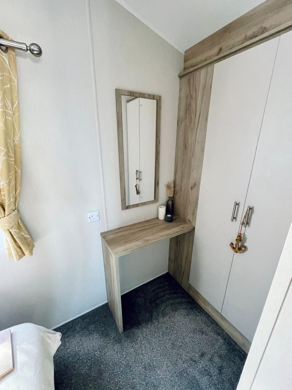 Bedroom, wardrobe