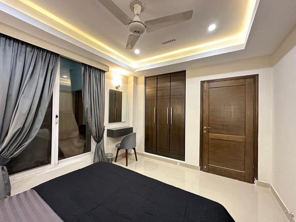Crown Apartments Apartment in Islamabad Capital Territory