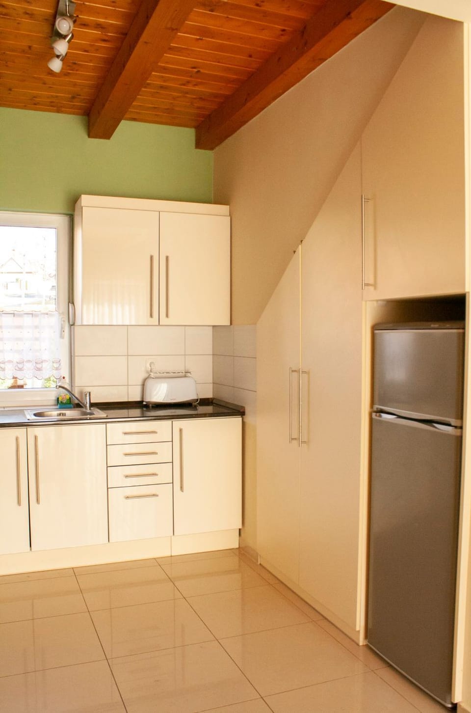 Coffee/tea facilities, Kitchen or kitchenette