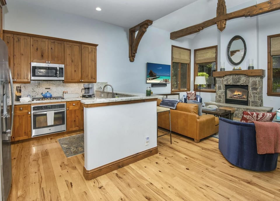 Freemont building F4 townhouse House in Edwards