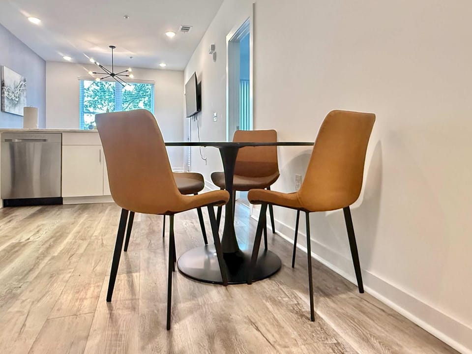 Seating area, Dining area