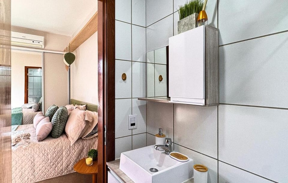 Bathroom, towels, wardrobe