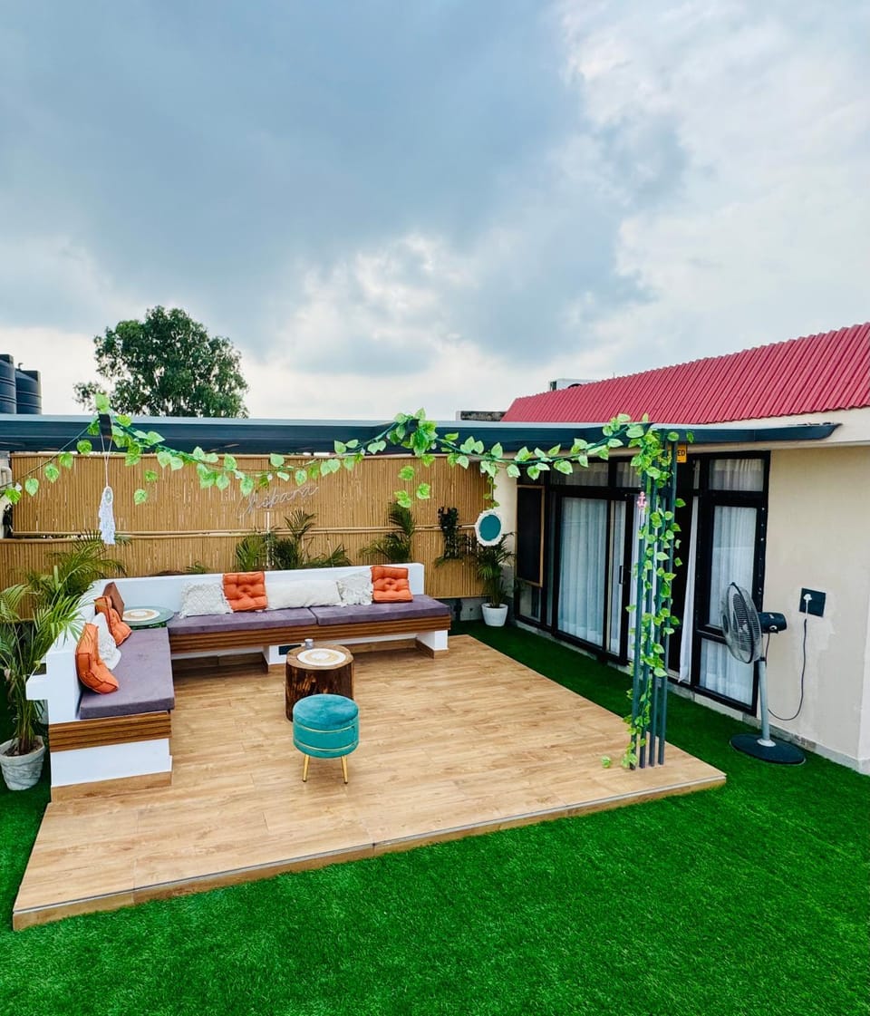 Chobara707- A Royal Rooftop Escape in the Tricity Apartment in Chandigarh