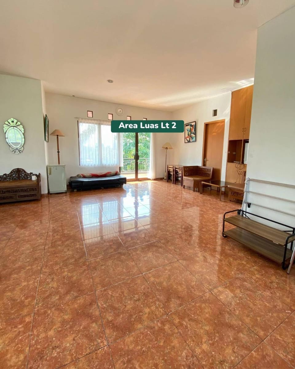 Mukidi Apartment in Cisarua