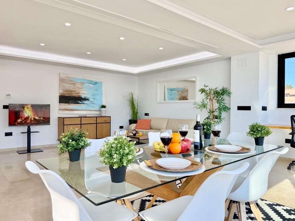 Premium Apartment Beachside Views by TuriVida Apartment in Fuengirola