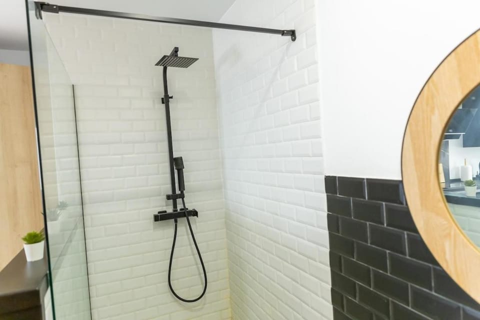 Chic Studio Downtown - AC - WiFi Apartment in Malaga
