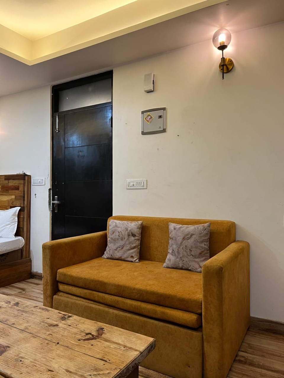 Wine wood Apartment in Dehradun