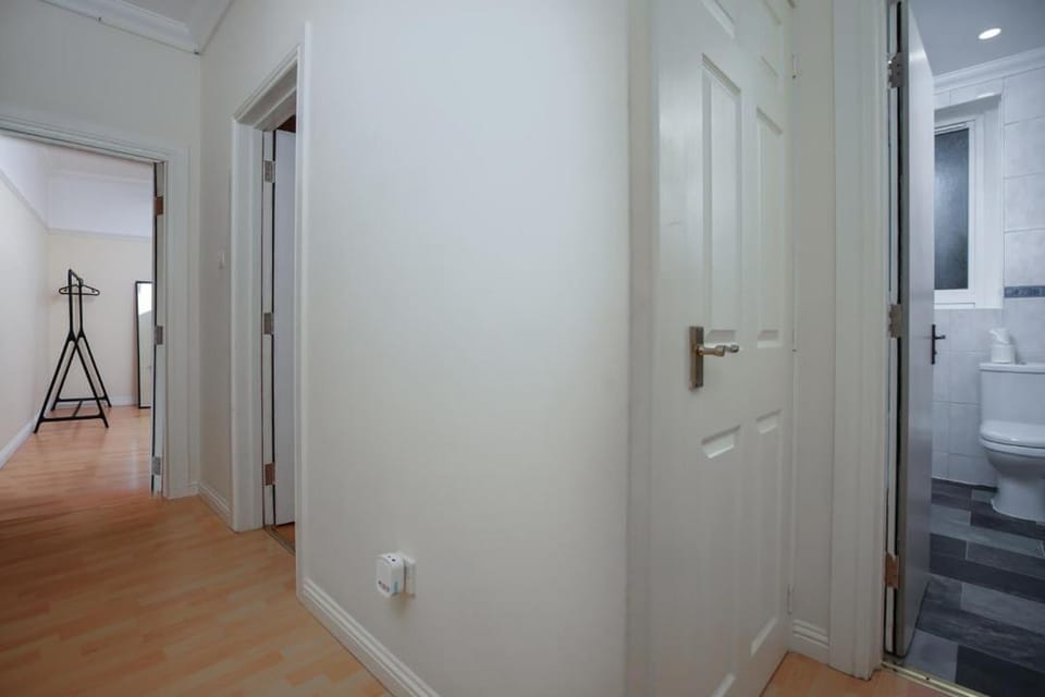 Group Stay 3BR Close to Hydro and SECC with Parking Apartment in Glasgow