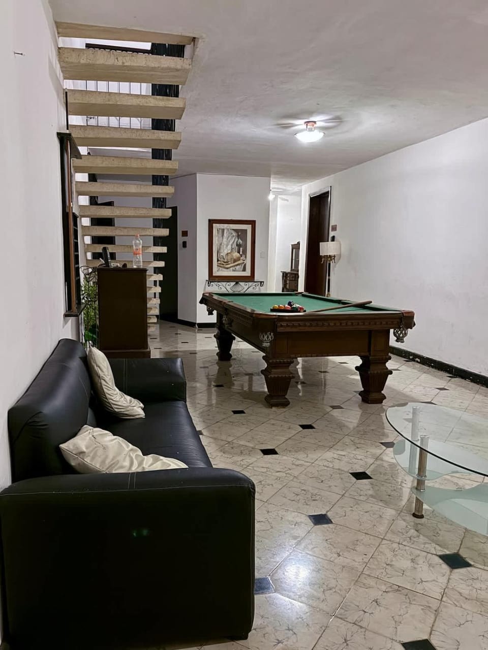 Billiard, Living room