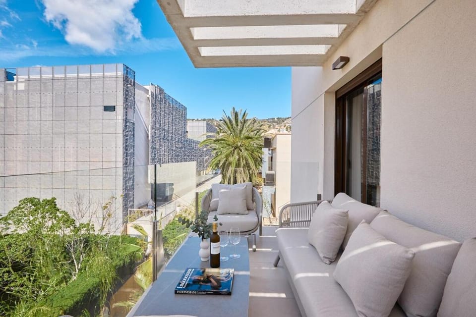 Tamana Burgundy - by Welcomely Apartment in Xàbia