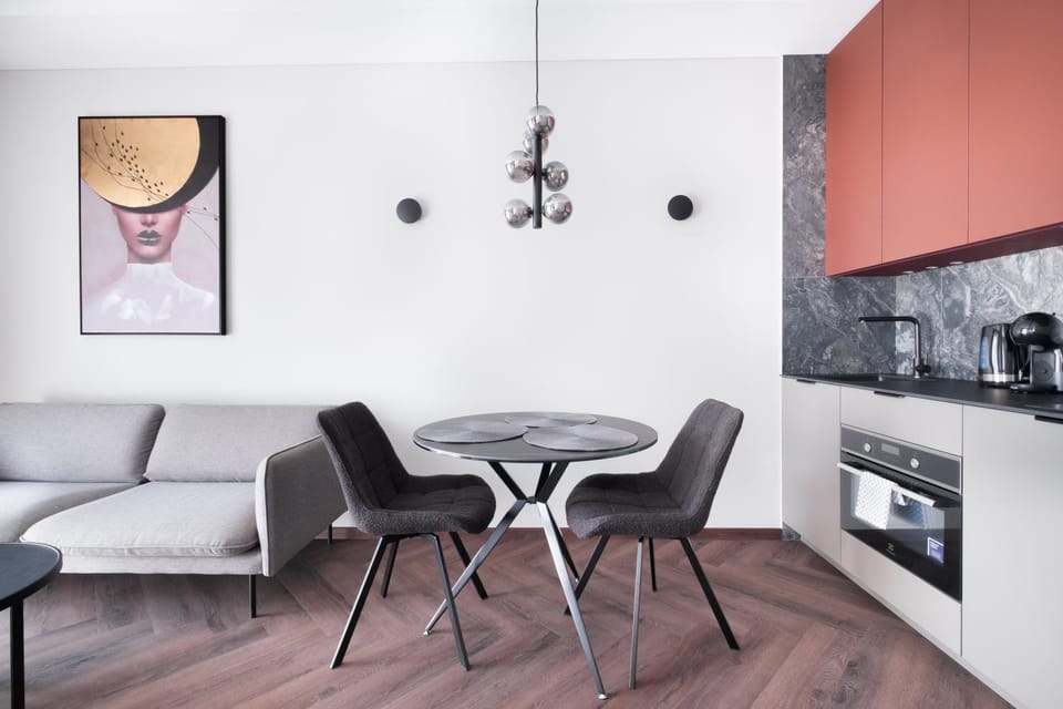 Kitchen or kitchenette, Living room, Seating area, Dining area, stove