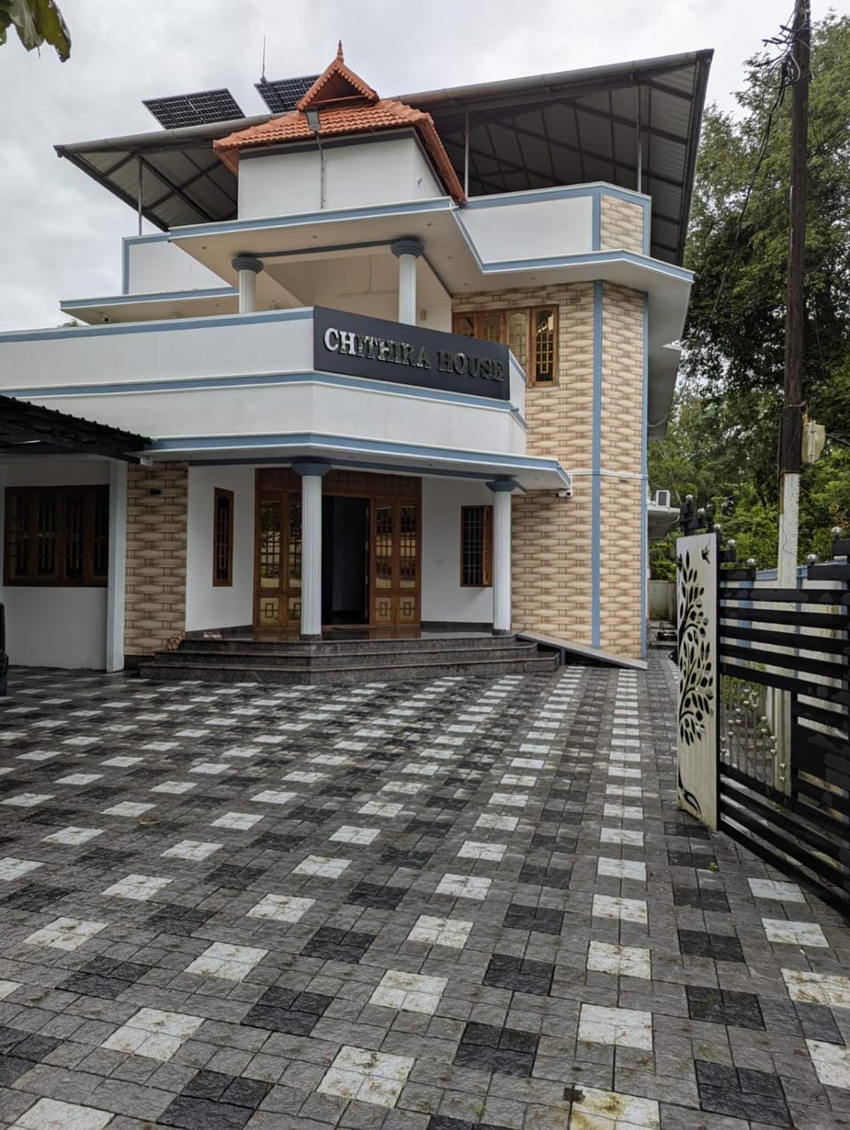 Property building, Facade/entrance, View (from property/room)