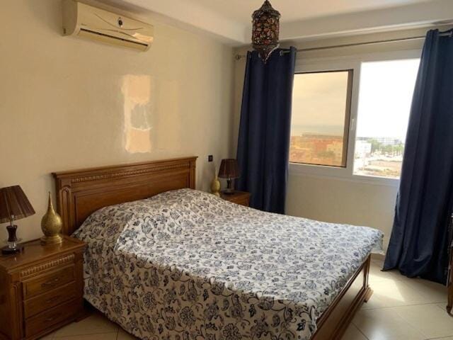 Bed, Bedroom, air conditioner