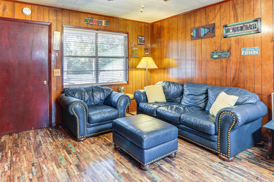 Shared Dock & Yard: Greers Ferry Lake Home! House in Greers Ferry Lake