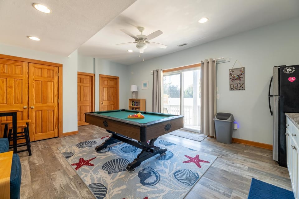 Duck Life - Duck Oceanside, Sound View, 325 Yards to Beach, Pool, Hot Tub, Tiki Bar, Pool Table, Pets OK House in Gulls Flight